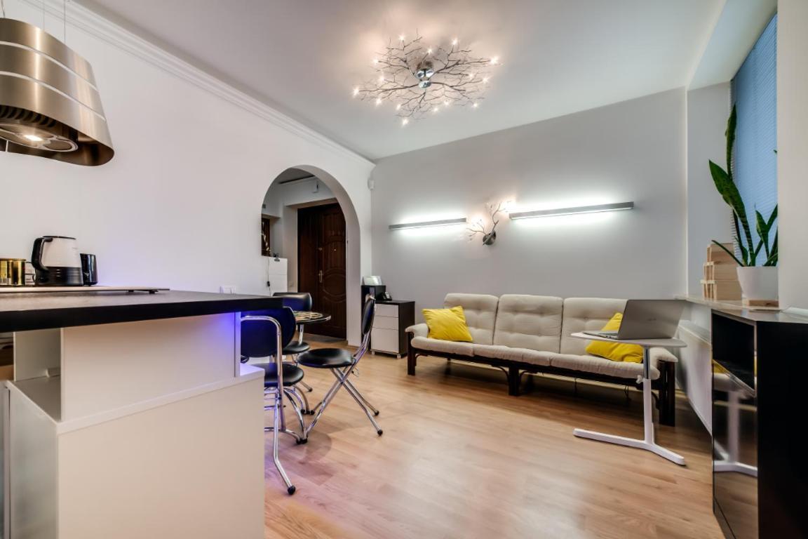 Sova Apartment Lviv Сenter Сity Bagian luar foto