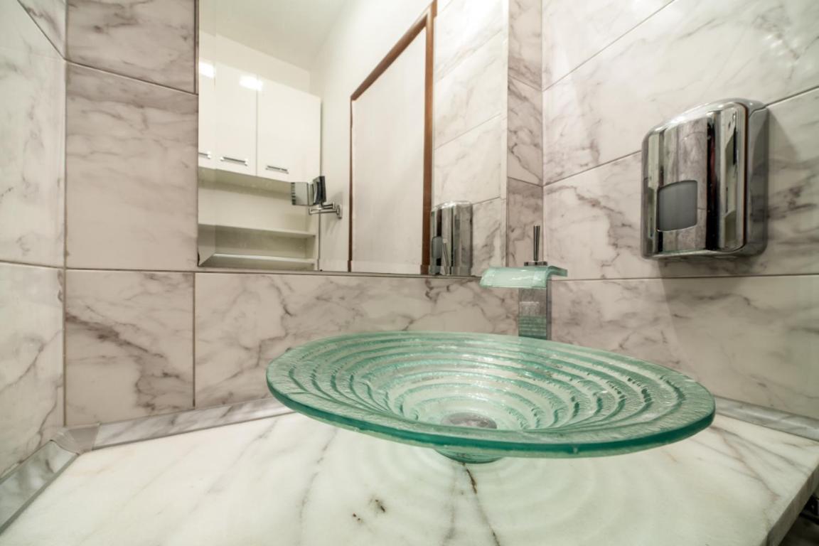 Sova Apartment Lviv Сenter Сity Bagian luar foto