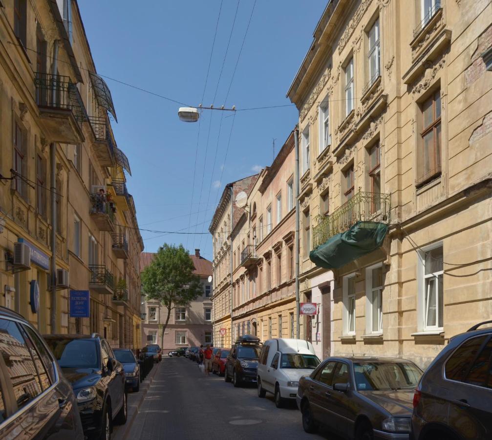 Sova Apartment Lviv Сenter Сity Bagian luar foto