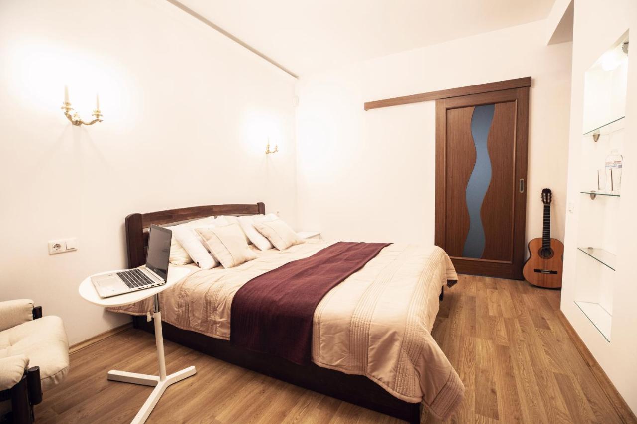 Sova Apartment Lviv Сenter Сity Bagian luar foto